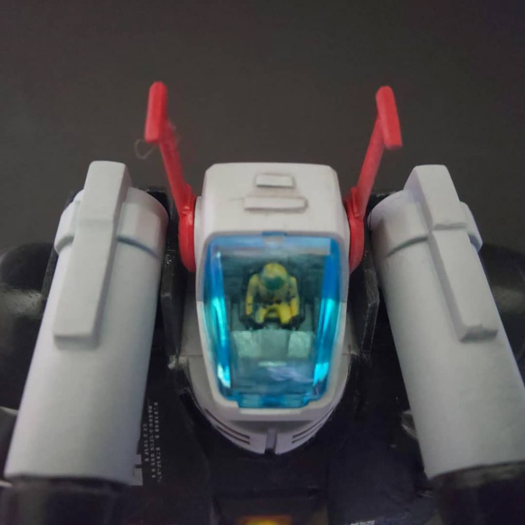 神ふでで塗り分けました。クリアーパーツはコンパウンドで磨いて中がよく見えるように😃