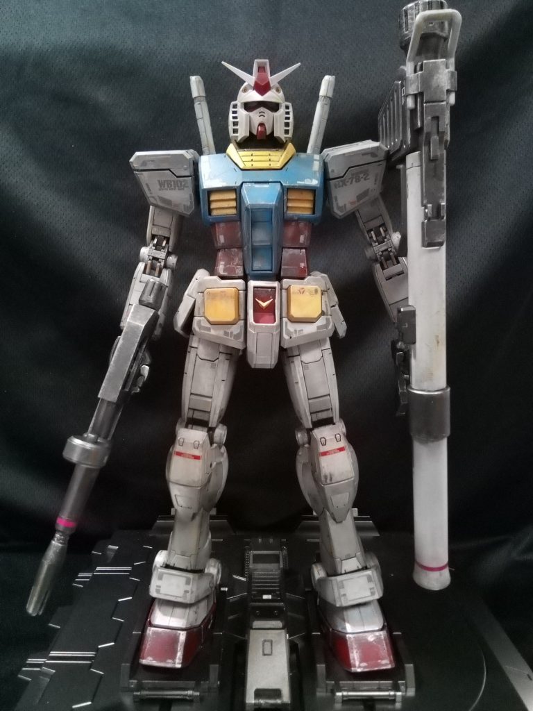 全体のシルエットはこんな感じです。MGはパーツの量が多くて苦労しました。PGなんてどんなことになるのだろう、、、