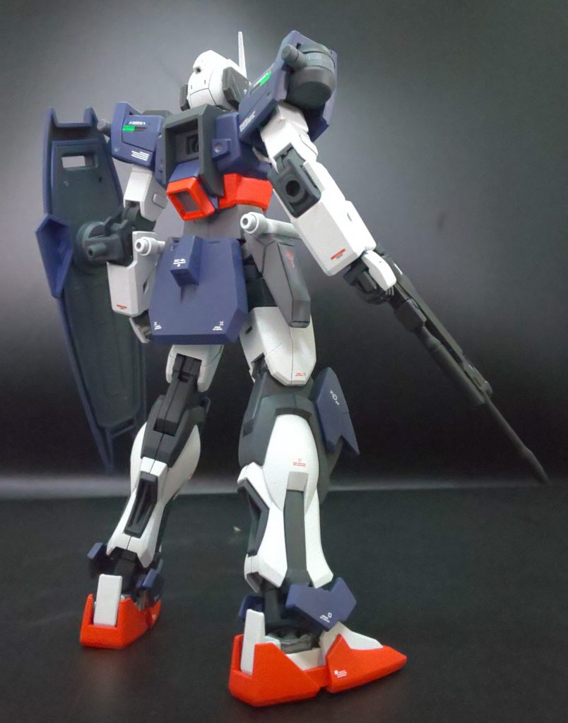 肩にハードポイントが付いてますが、後々何かに使えると信じて、トールストライクから持ってきました。