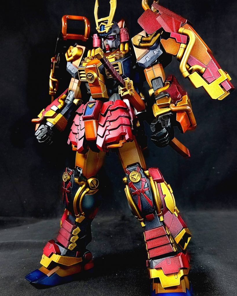 本体の武者ガンダムですが兜の角を代えました。