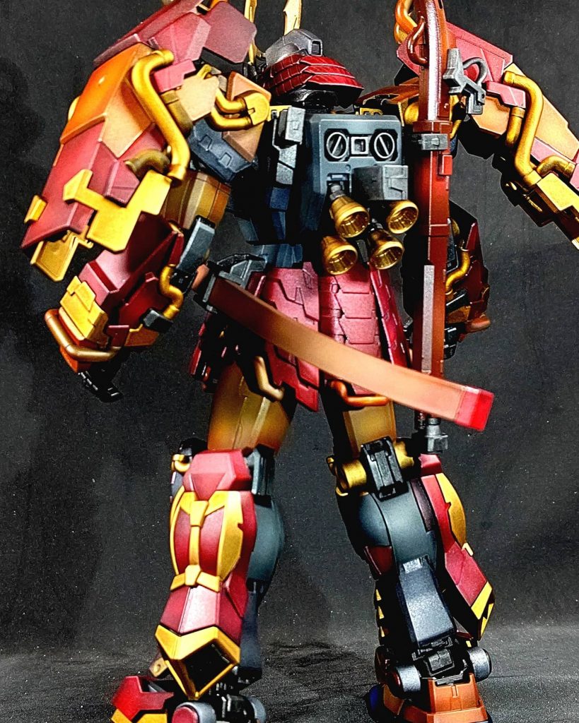 以前作った武者ガンダムと比較。今回の武者ガンダムは4号さんなのだ。