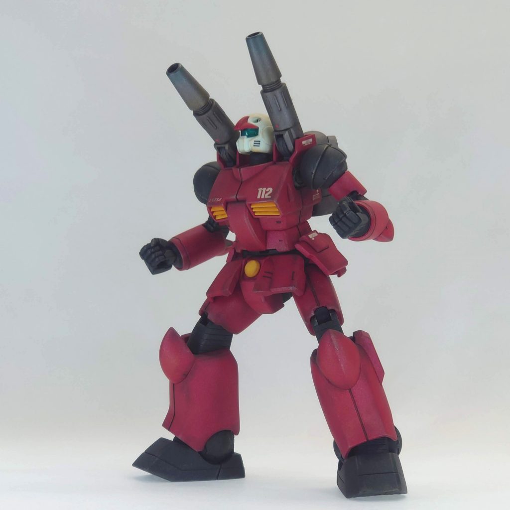 ガンキャノンらしいポーズで(笑しかし、このキットは良く動きますね♪