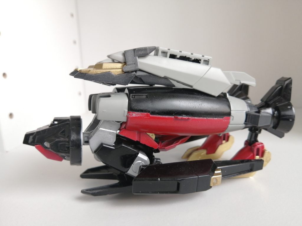 ダイナダイバー参考元と同じくアウンリゼアーマーをベースにしました。オリジナルのダイナダイバーの面影が私の発想力不足でほぼありません。主に艦橋が無いのが原因だと思います。