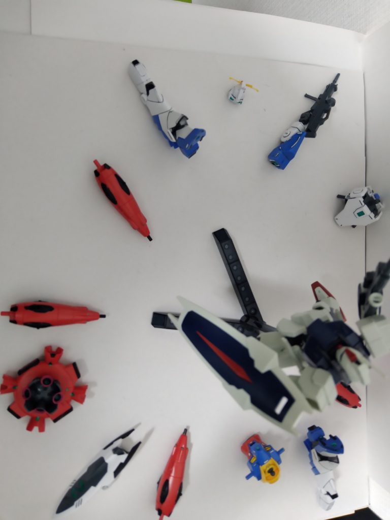 全ドラーグーン展開やめなさい！虐めです！カッコ悪いよ！ちなみにですがこの機体の案夢で出てきたんで作ろうや！っていう感じだったので！夢からヒントもらいました！はい！以上です！【なんの説明？】ご観覧いただきありがとうございました