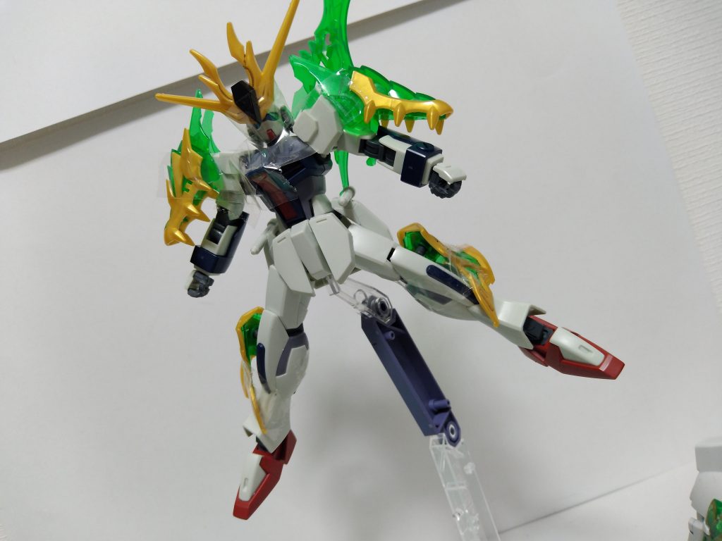 関羽雲長νガンダム！セロハンテープで貼ってます！改造必須です！以外にありかも【てか右下関羽いる】 