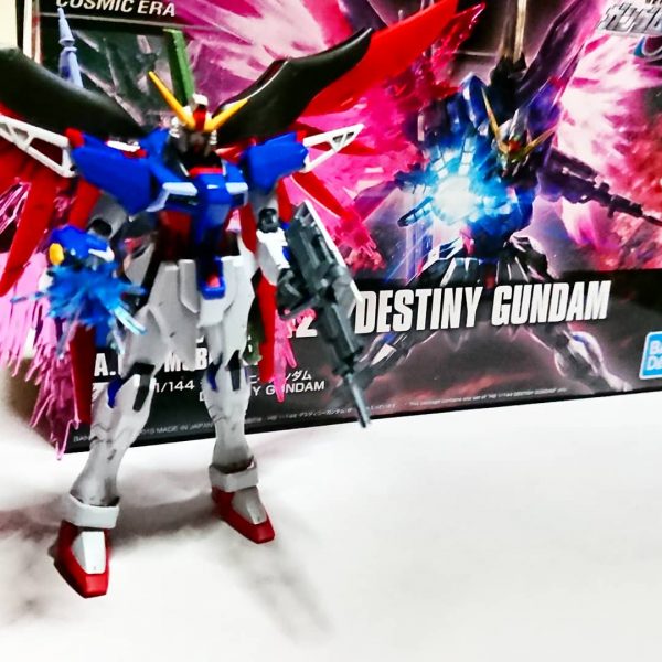 デスティニーガンダム