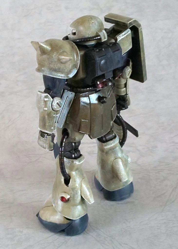 この角度だと、それなりにFZの特徴がまだ残ってるように思えます。