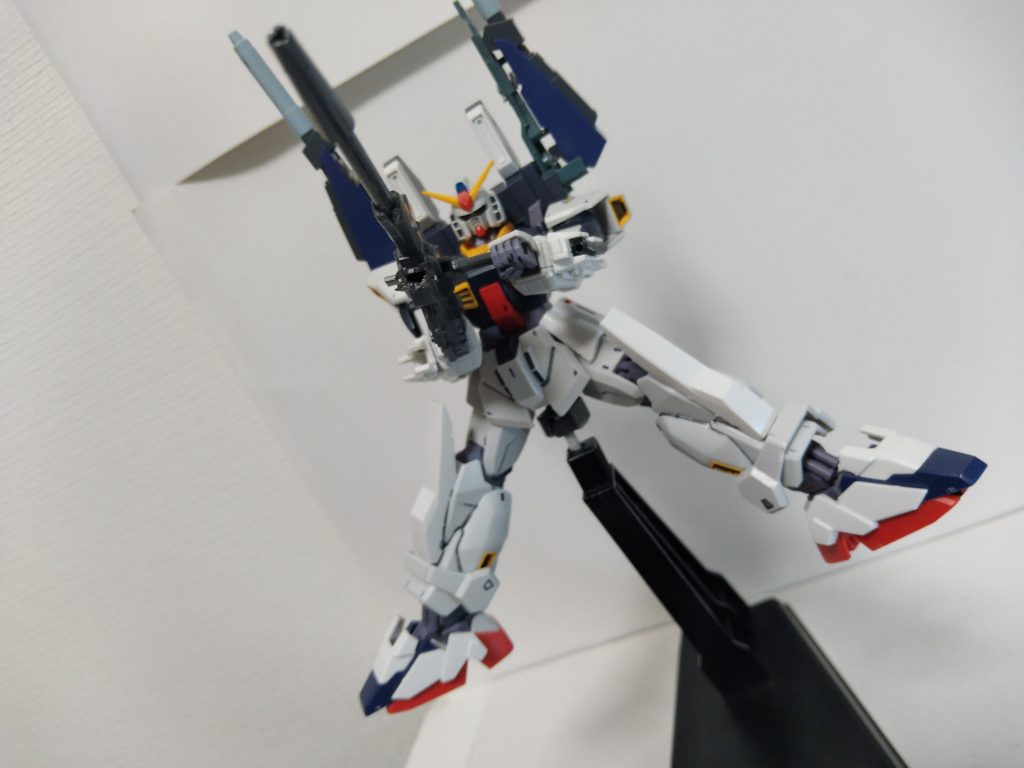 ビームマグナムバレル強化型バレルを延長することにより威力を低下させ機体への負荷を軽減させるまあ軽減させても5発打てるかどうかですが