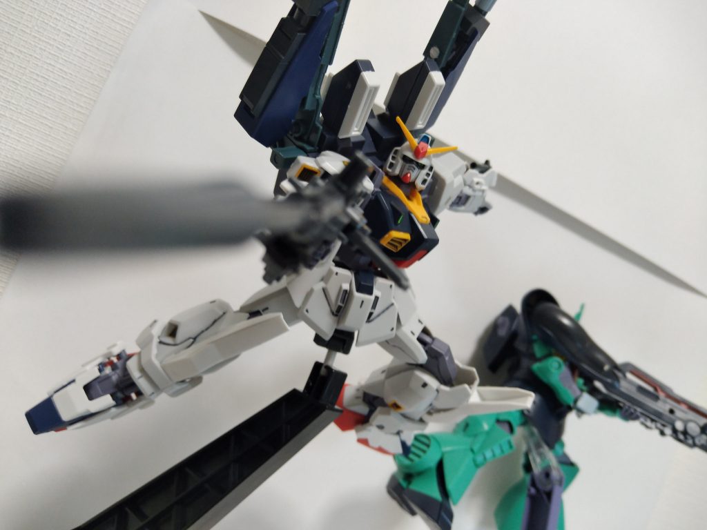 同じく一発撃てば腕持ってかれそうなディジェと