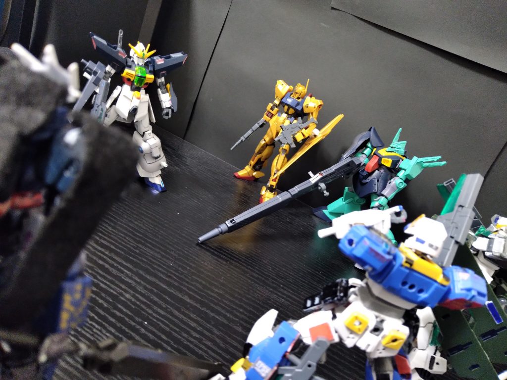 百式【よく逃げてくれたもんよ！褒めてやろう！しかぁーしここまで追い詰められればきみの負け！負けは負けだぁ！さっさと労働しときな！】？？？俺の名前はカテリアル自分で言うのもあれだがあらすじ言えって雰囲気でてんので言う、俺はノットスターのエース的存在しかぁーし追い詰められてしまったのさ！俺が捕まりゃ俺が守ってやってる他のノットスターも労働行きだ…なんとしても…百式【俺を覚えておけこの肩！百って書いてんだろ？そう俺の名は】ぐぉっ！なに！