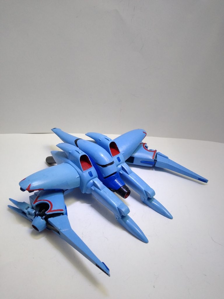 手首外すだけで完全変形できるのいいよね……