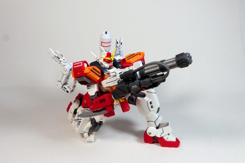 ヘビーガトリングガンです。戦術の柔軟性を考慮して、主兵装にはビーム兵器と実弾兵器を併せて装備するのが良いんかな~と思ってガトリングガンをもう一丁持たせてみました。そのためこっちは実弾をイメージしています。