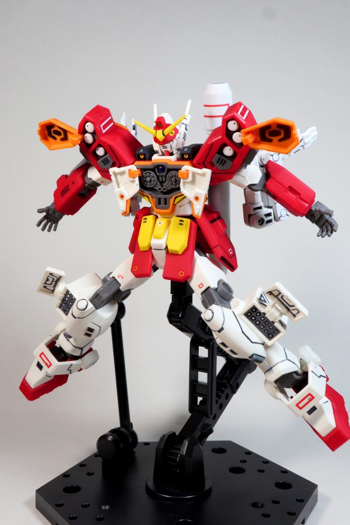 続いて胸部ガトリングガン、マイクロミサイル、ホーミングミサイルです。胸部ガトリングガンはケースレス弾を使うそうです。無補給のゲリラ戦が任務なのにそんな手に入りづらそうな弾薬を採用して大丈夫なんでしょうか・・・