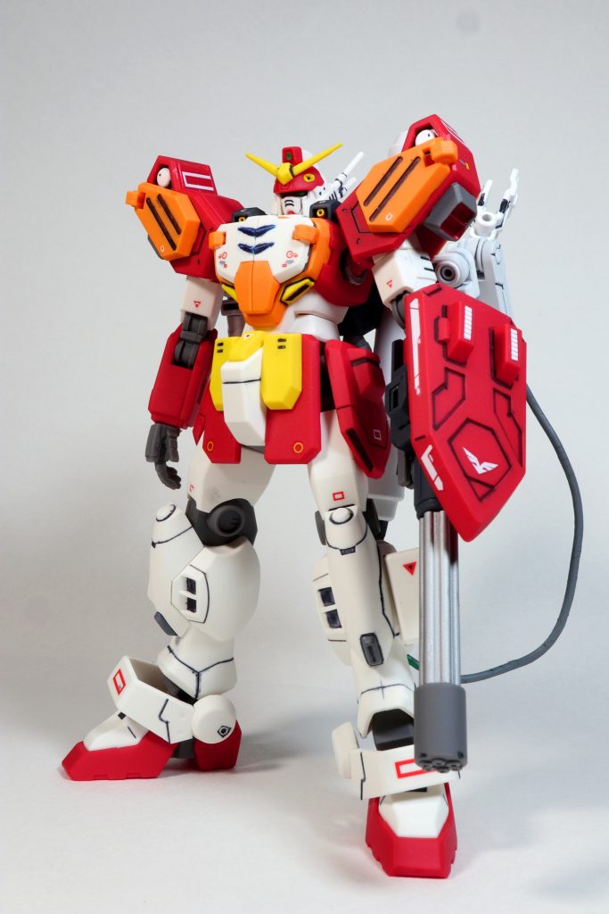 素立ちデカールを貼るのが好きなのでうるさくない程度にペタペタしています。ちょっと見えにくいですが、背中にサブアームを増設しています。