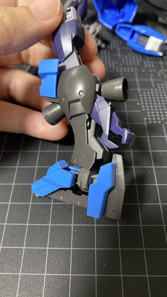 足はこんな感じで改造しています。