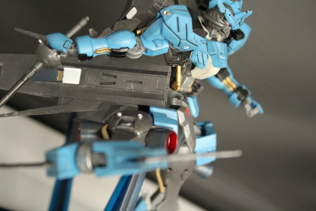 蹴り上げポーズ、難しいです