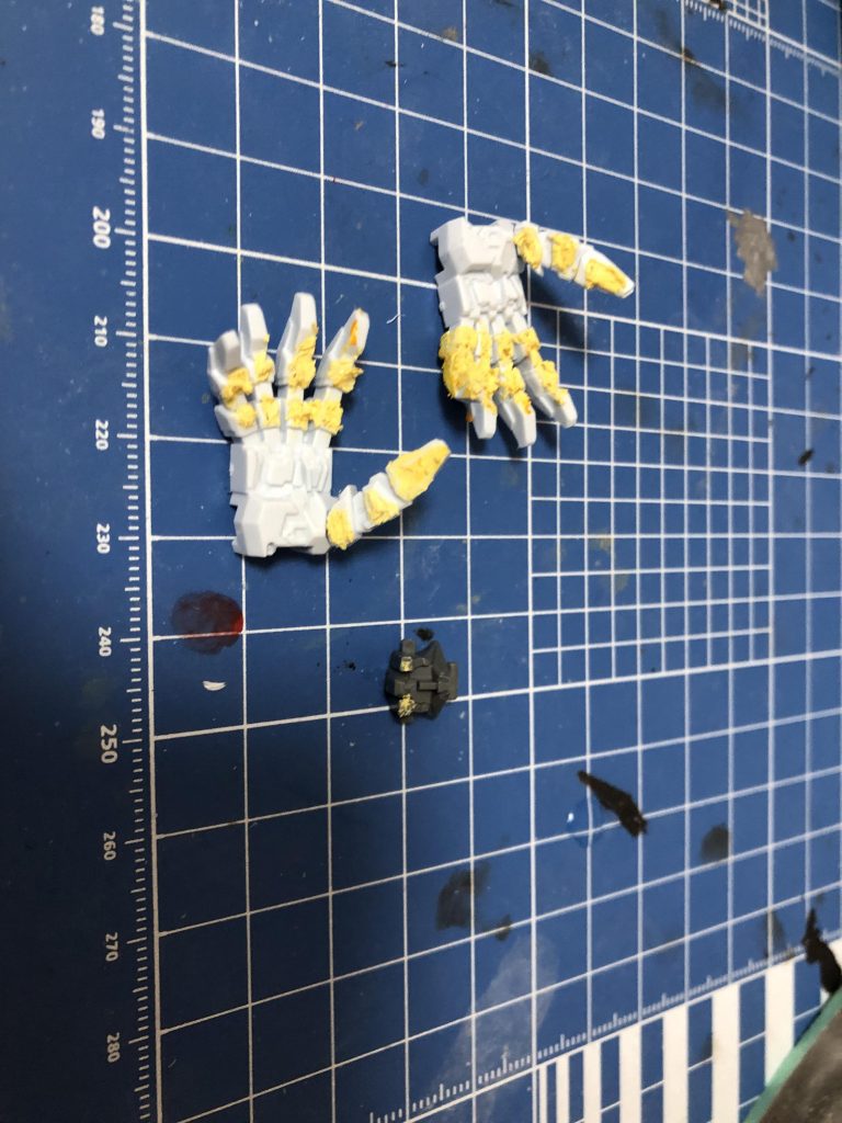 平手が肉抜きがあったのでポリパテでうめました。