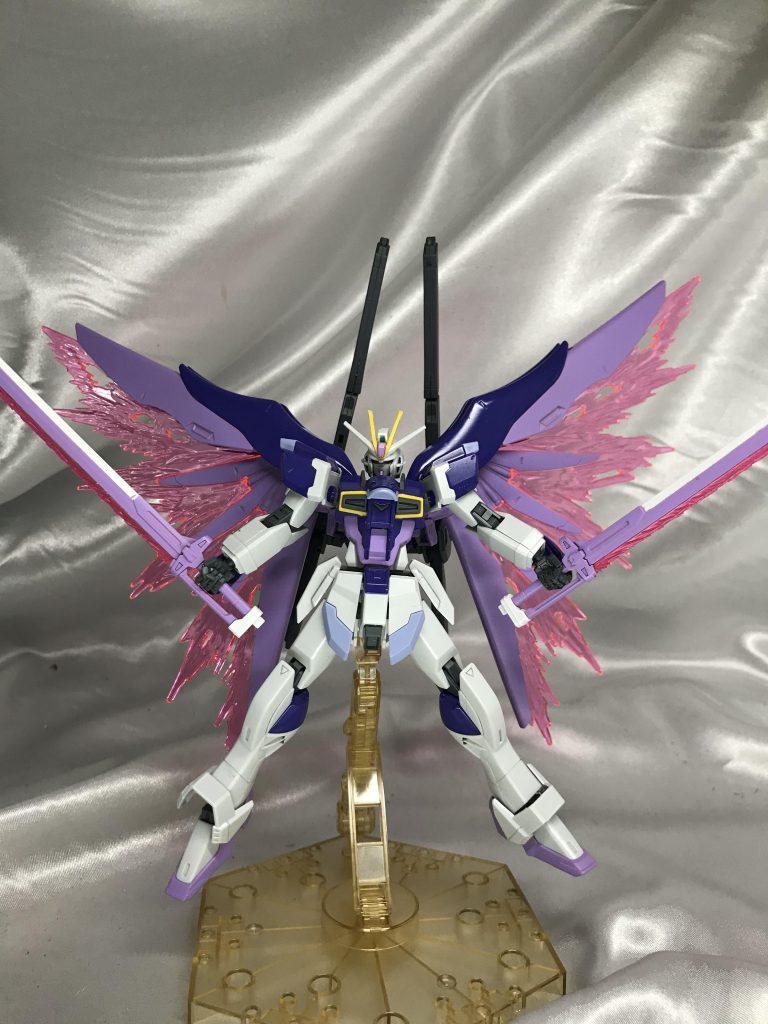 やはりこれですよコレ!翼展開はやはりド派手でいいですね。新HGで光の翼エフェクトを普通につけてくれたのは嬉しかったです(///▽///)