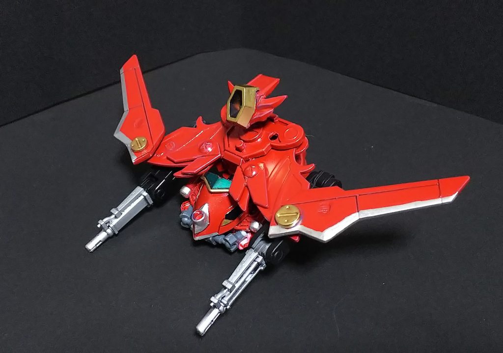 Dボンバー は獣王頑駄無のバックパックを使用スプリングギミックが生きているので、スイッチで開きます(ビークル状態ではロックしてます)