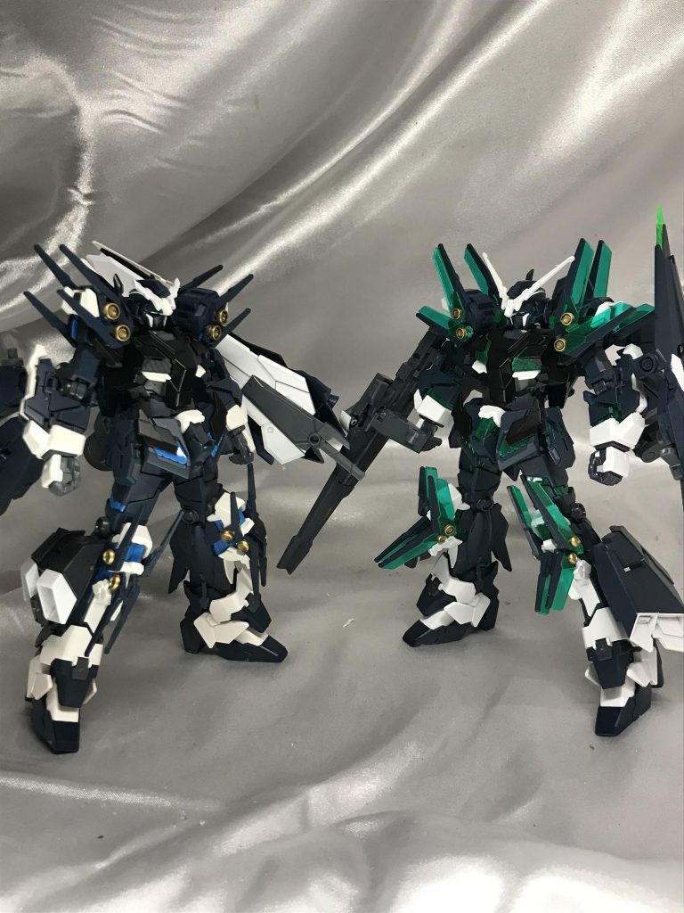 比較。実はブレードアンテナも長くなってます。初期ではナイトロを、改修されてサイコフレームを積む面白い経緯のMSとなりました（＊゜ー゜）自分でお話し仕立てに作っていくのも面白かったです（///▽///）