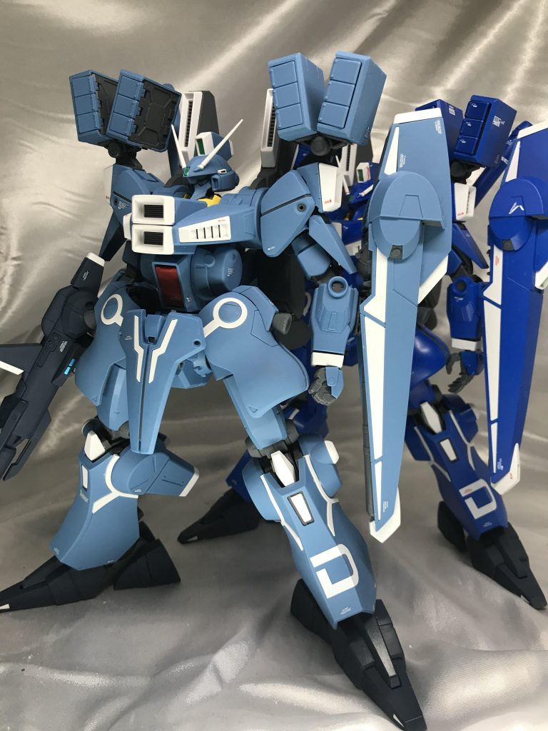 こちらは素組+つや消しコート&付属のデカール仕上げなので、こちらはデカール控えめです。