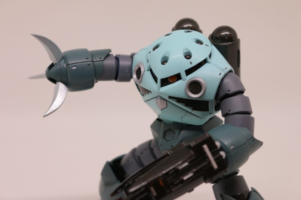 個人的には、このカラーリングはすごく気に入っていまして。 ガイアさんのカラーは非常に優秀ですね。かゆいところを突いてくる、ニッチな色味が素晴らしいです。 キット自体もスタイル良好。可動域もそこそこで、なにより作りやすく、初心者にもおすすめキット!