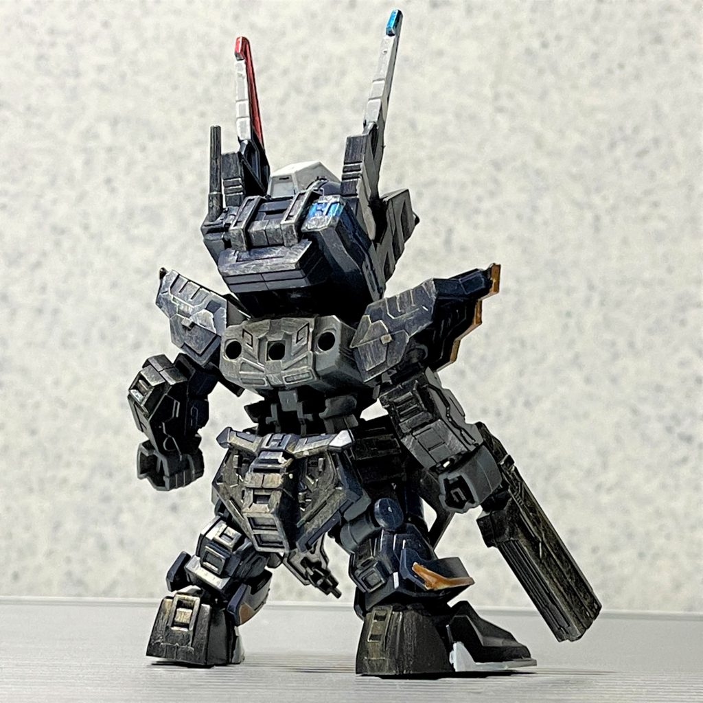 (　。・v・。)ﾉ 背面を中心にシルバーとゴールドでドライブラシをかけています。