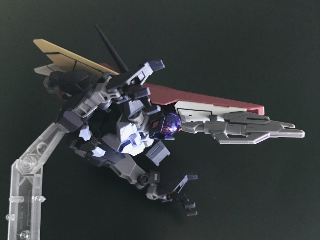 コアフライヤー”アルスビグロ（プロトタイプ）”コアガンダムⅡのコアフライヤー形態を模した形態。コアガンダムⅡとの大きな違いは脚部を前面に展開しクローとしていること。プロトタイプ設定にしているのは、このあとコアディフェンサーが黒色に塗装されることを想定しているためです。 というわけで以上、アルスビグロの紹介でした。閲覧していただきありがとうございました。 