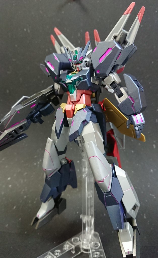 最後まで見て頂き、ありがとうございました。「ガンダムマーカーエアブラシで全塗装」「黒以外のカラーでスミ入れ」「黒背景で撮影」というテーマにチャレンジした作品ですが、概ね満足です＾＾。アルスユーラヴェンガンダムなんてのも作ってみたいですね。