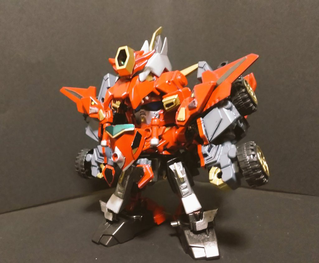 ダイナゼットガンダム４機のメカが合体して完成する合体ロボ一応芯にしてるのは破牙丸です