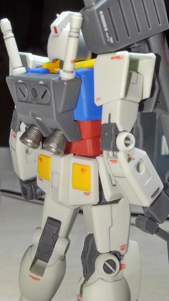 ん？　バックパックが違うって？EGガンダムのバックパックを切った張ったしてたら収集がつかなくなり、某オクにてリヴァイブのジャンクパーツを落札。適当なバーニアを身繕い、THE　ポン付け(笑)オクでジャンクパーツ買えるとは… 