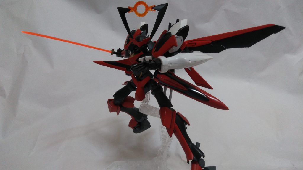 GNビームサーベル【ヘブンズ】及びビームチャクラム発振状態