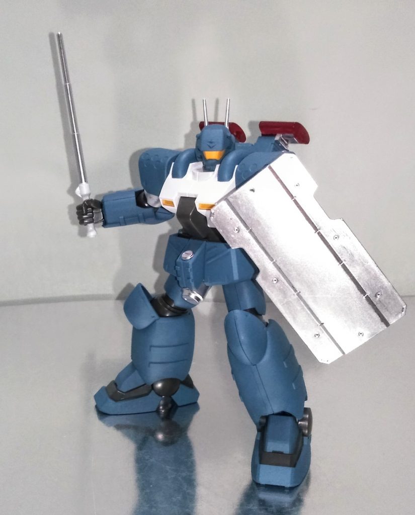 古いキットなのでポーズはこんなもんで