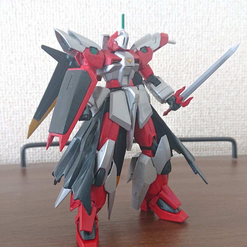 騎士を思わせる見た目をしており、その見た目の通り近接戦闘に重みを置いている。また、変形はオミットされている。