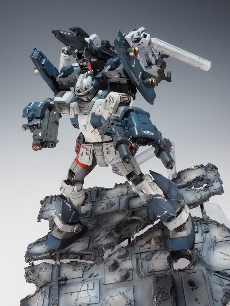 プラ板とジャンクパーツを使ってデブリ風のアクションベースを作ってみました。乗っても良し、立て掛けても良しでなかなか重宝しました。