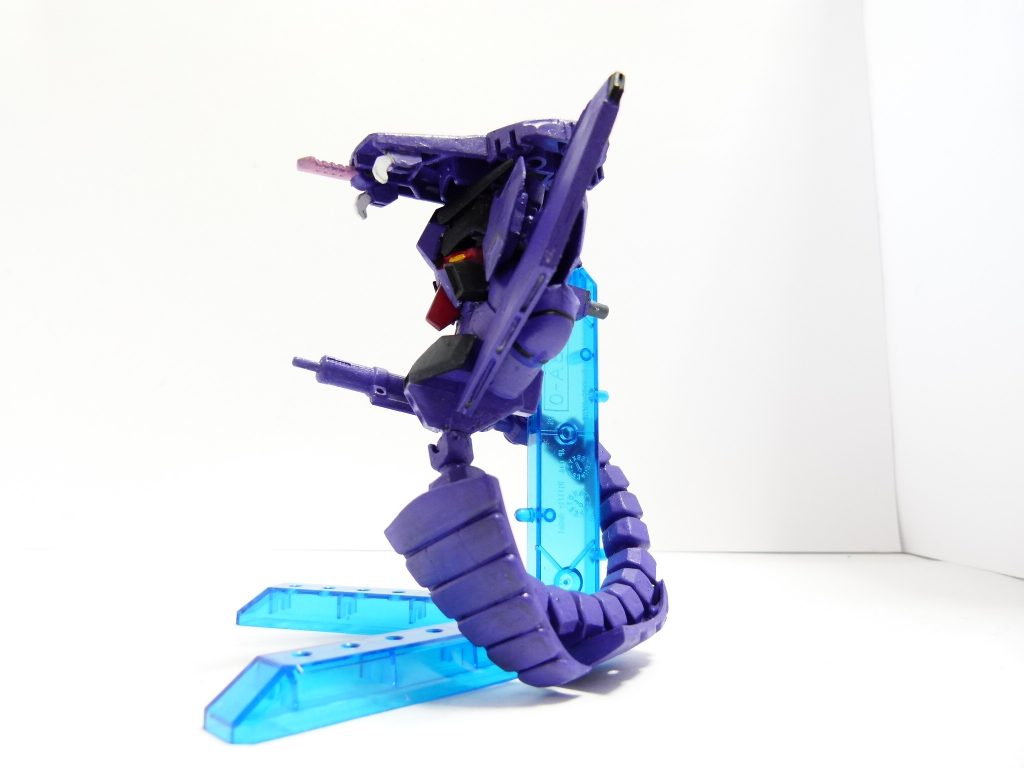 「メメント・モリ」のガンプラ:望んで「メメント・モリ」に参加したダイバーは多い。本来は不可能であるはずだが、とあるプログラムから「エルドラパーツ」をダイバーの所持状態でも奪取可能になっている。それはとある崇高な目的(NEX02参照)に使われるらしいが。そして、撃墜されたガンプラとそのダイバーをその後見たものは、いない・・・ここからは当時の写真。当時も立たせるのには一苦労です。