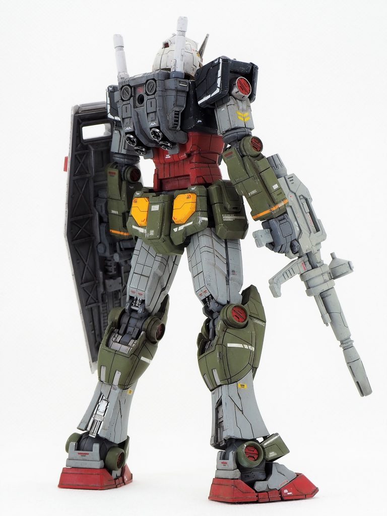 うしろ。デカールはいろいろ寄せ集めです。