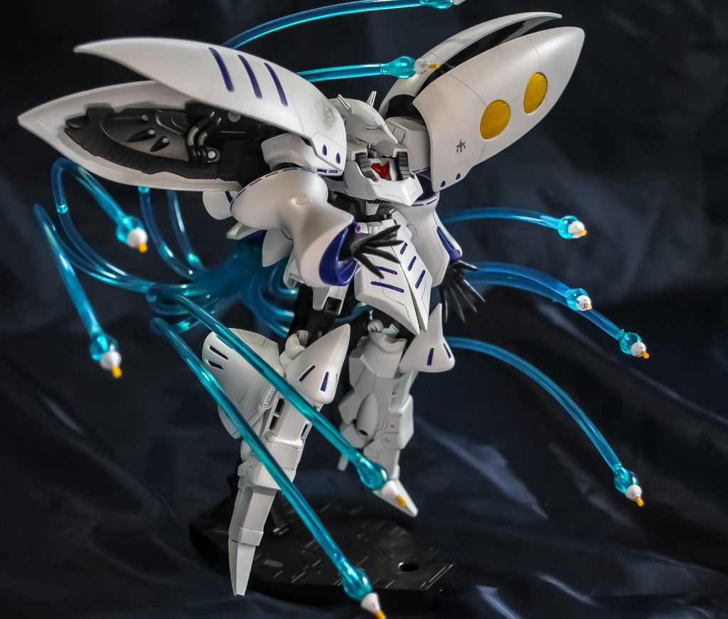 装備はキュベレイに準じてファンネルとビームサーベルのみとしました。色々追加装備のプランも考えましたがゴテゴテし過ぎるのは避けたかったのでこちらに落ち着きました。ファンネルエフェクトも用意しましたがこちらの取り付けはかなり苦労しました（笑）。