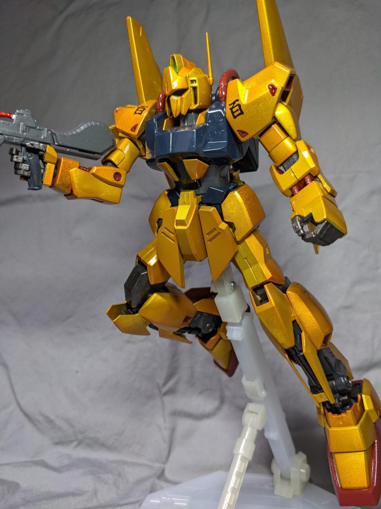 ポージングは…まあ古いキットなんでご愛嬌。