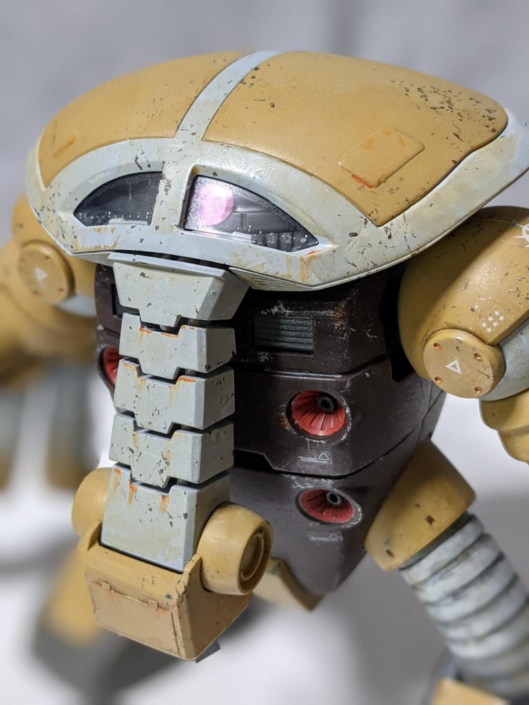 ウェザリング内容:焼鉄色のスポンジチッピング、王道の銀チョロ汚し+ガンダムマーカーオレンジで錆表現。シタデルシェードカラーのウォッシング。