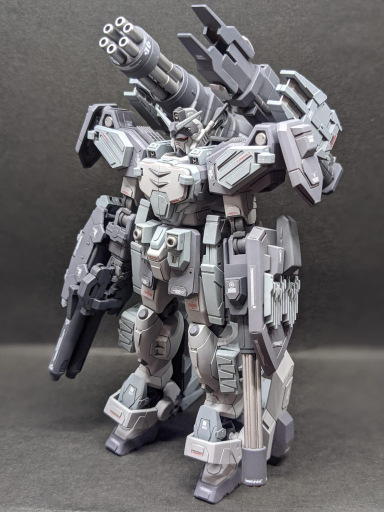 黒背景でこっちの方が重厚感が出ますね