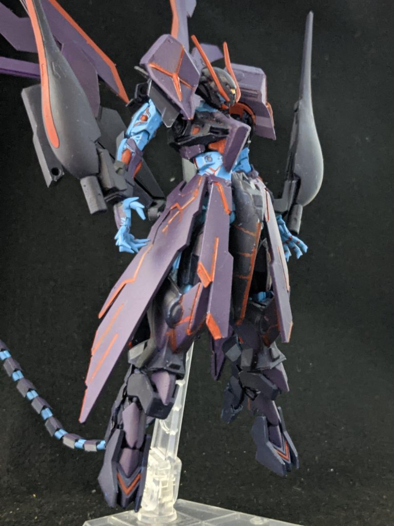 ベースはアストレイダブルリベイクにクロスボーンのフルクロスをマント状に配置、腰後ろと腕にフルドドⅡの拡張セットを使ってます