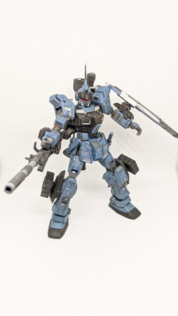 工作はプラ板スジボリディテールアップと改造でハイパーバズーカを装備させました。