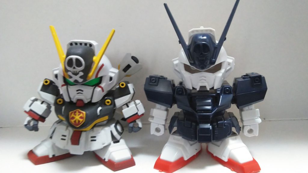 元キットとの体型比較。単体写真だとわかりにくいけど並べるといじった所がわかってもらえると思います。