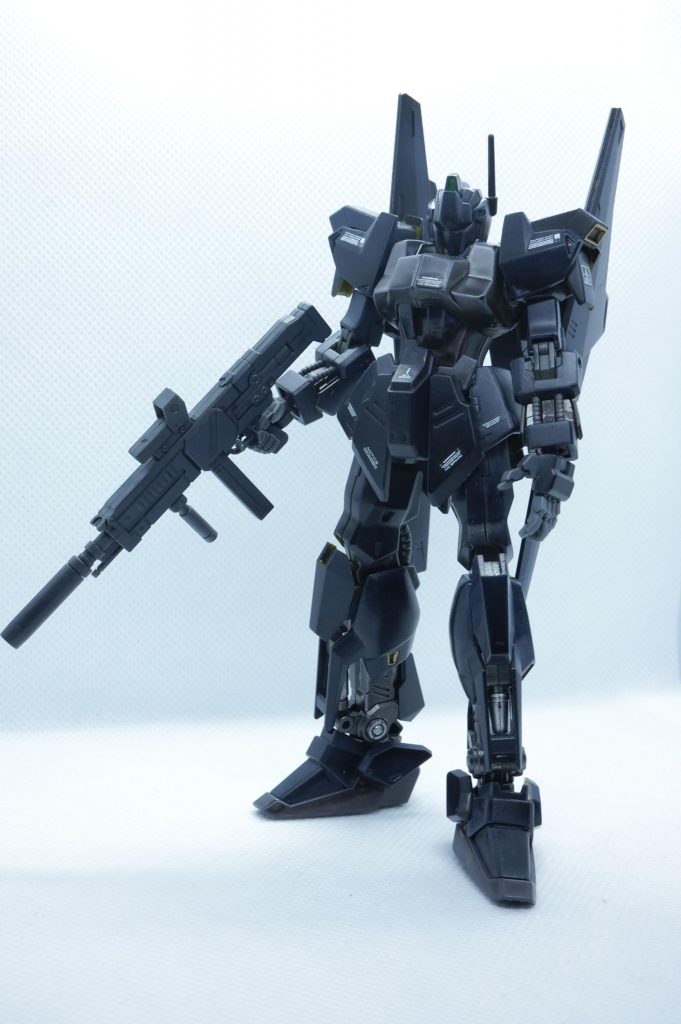 ライフルは付属のものよりこういう軍隊っぽい方が似合います。ジェスタのライフルを流用しました。あと今回、いつもよりデカールを頑張った。