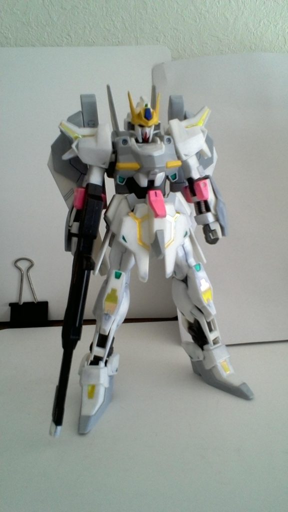 ピンクとメタリックグリーンを使いたかったのでそれっぽく塗ってみた。つや消し吹いてウェザリングも。