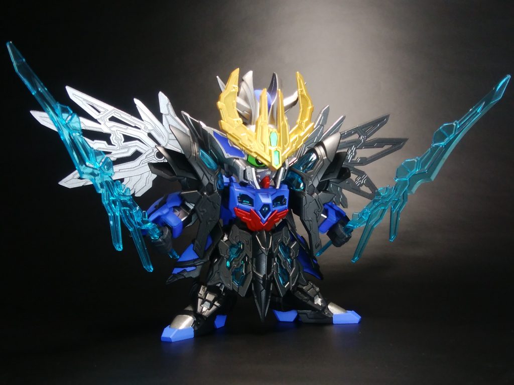 本体は前回の司馬懿と同じ様に、角飾り周辺と羽を若干尖らせて可動範囲拡張の為に、足のスリッパ内側を少しだけ削ってあります。