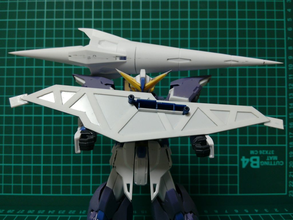 フォールディングバーストランチャーのバインダー裏もトラス状に