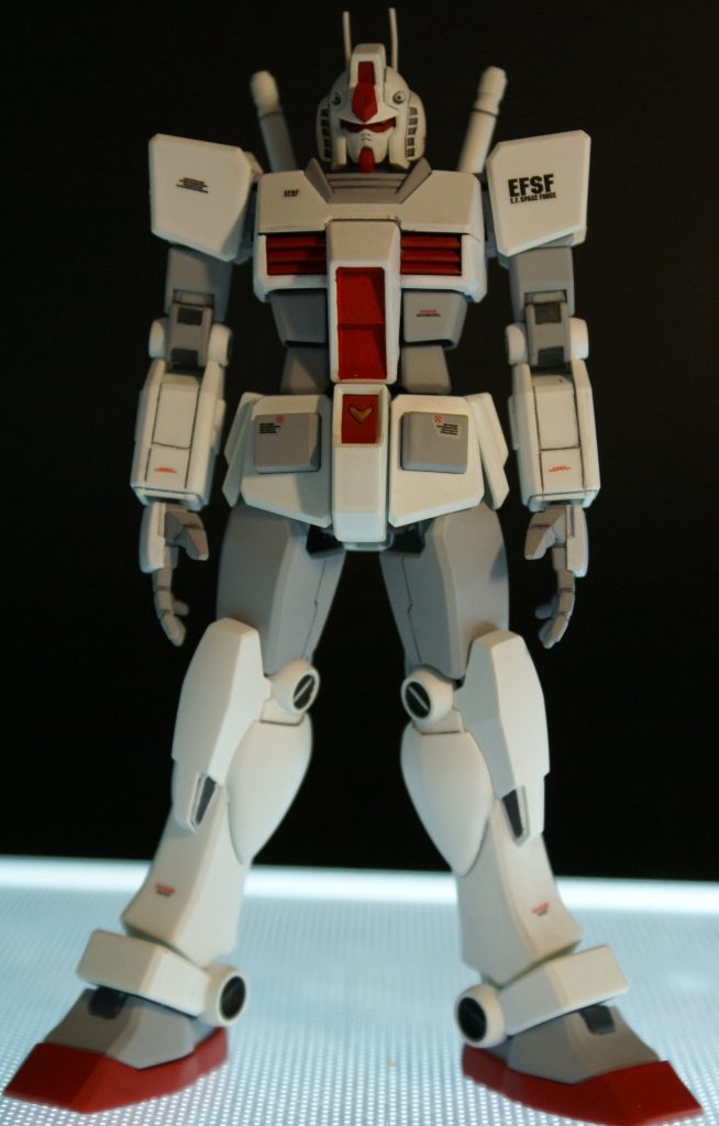 首の延長やフロントアーマーの可動化をしています。アンテナは真鍮線を使用しました。