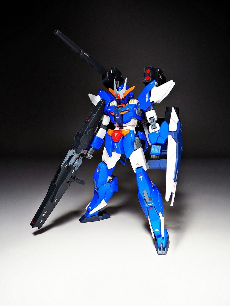 組み替えでバズーカになるのも良いね。肩のキャノンはロケット砲じゃないからね。